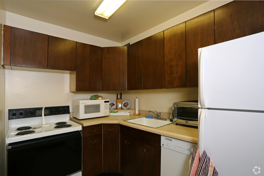 1500 Chicago studio kitchen